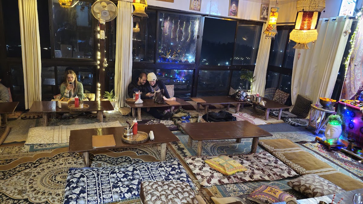 Om Shanti Shanti Cafe